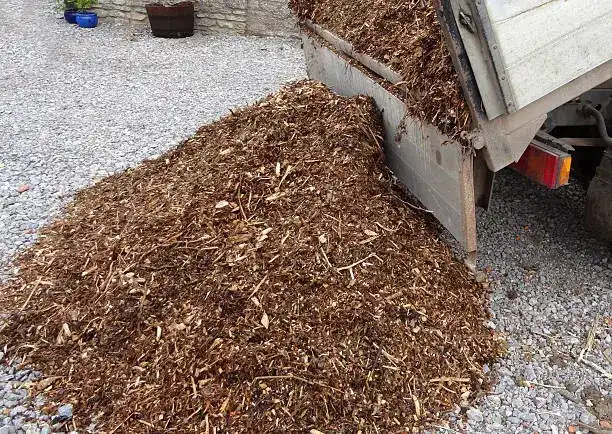 How long does mulch last in Davie, FL